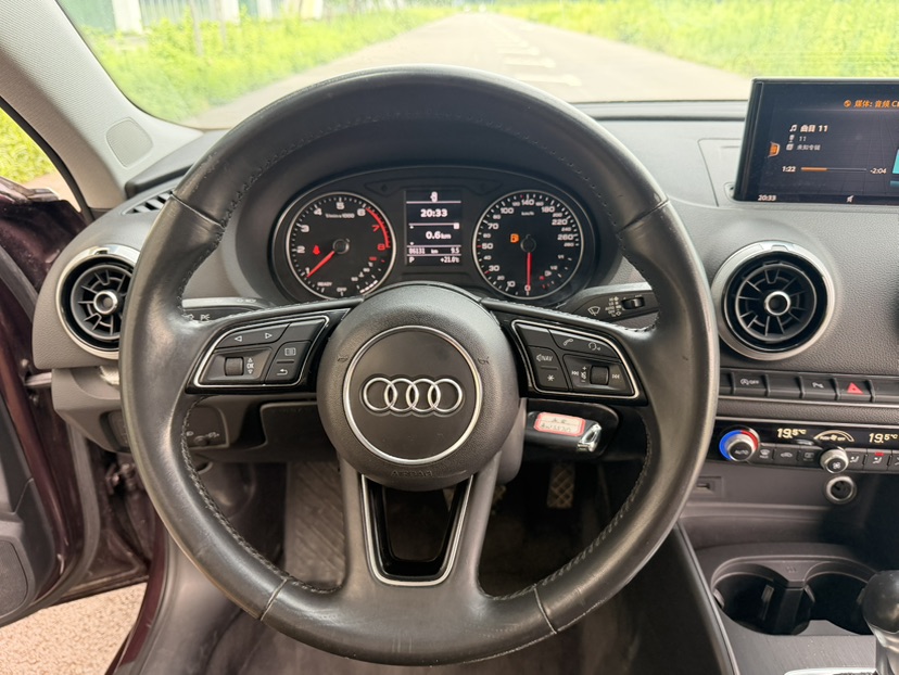 Audi A3 2019 immagine di auto #10