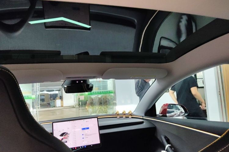Tesla Model 3 2024 car image #18