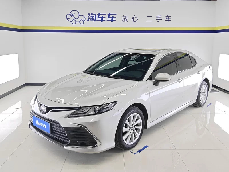 Toyota Camry 2022 immagine di auto 