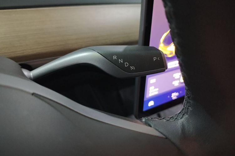 Tesla Model Y 2021 #14 Tesla Model Y 2021 car image #14