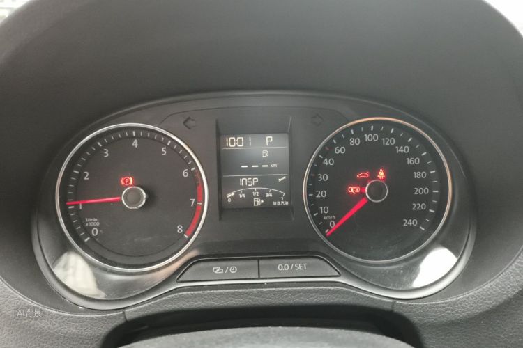 Volkswagen Polo 2016 car image #13