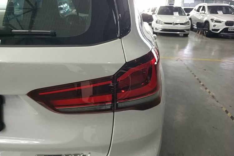 BMW X1 2020 car image #8