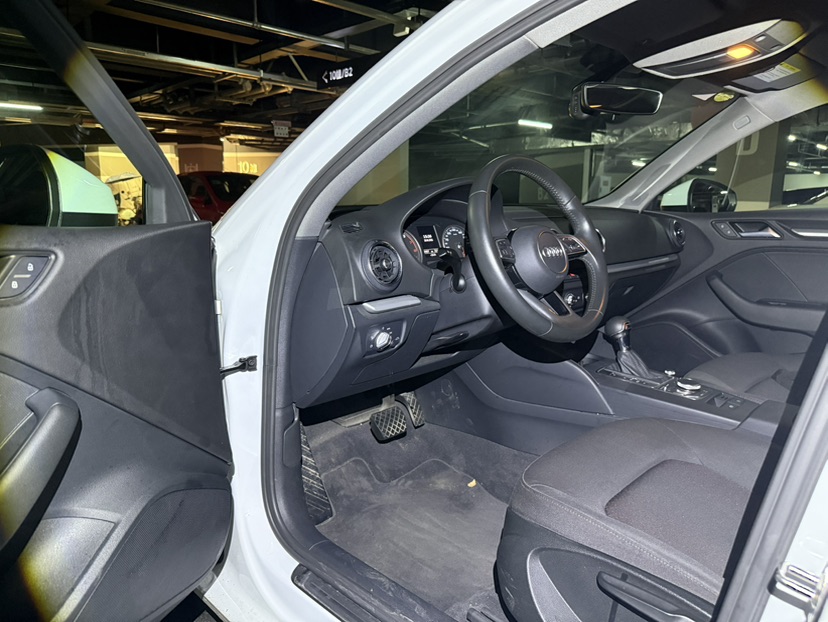 Audi A3 2019 car image #4
