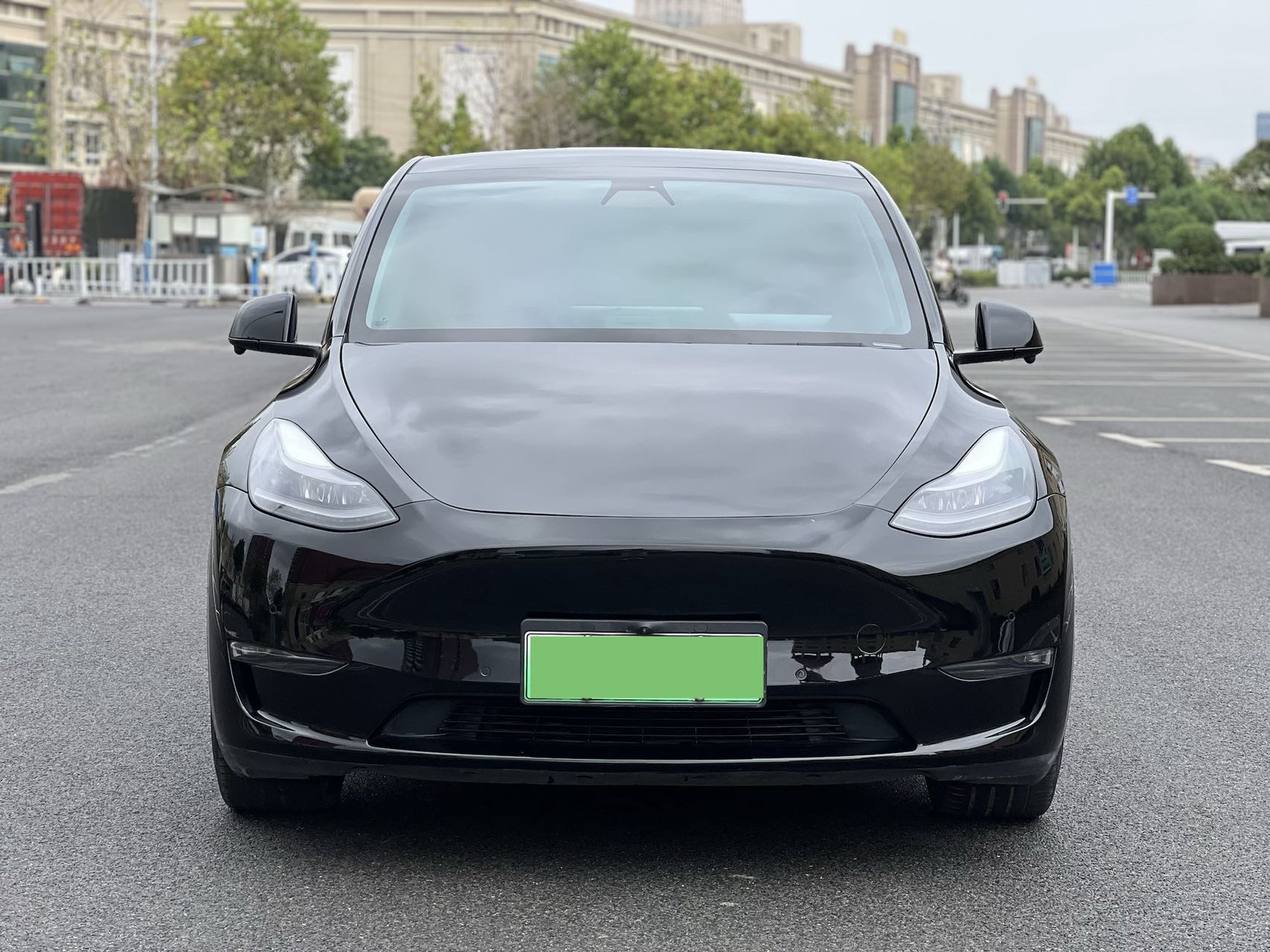 Tesla Model Y 2021 car image #2