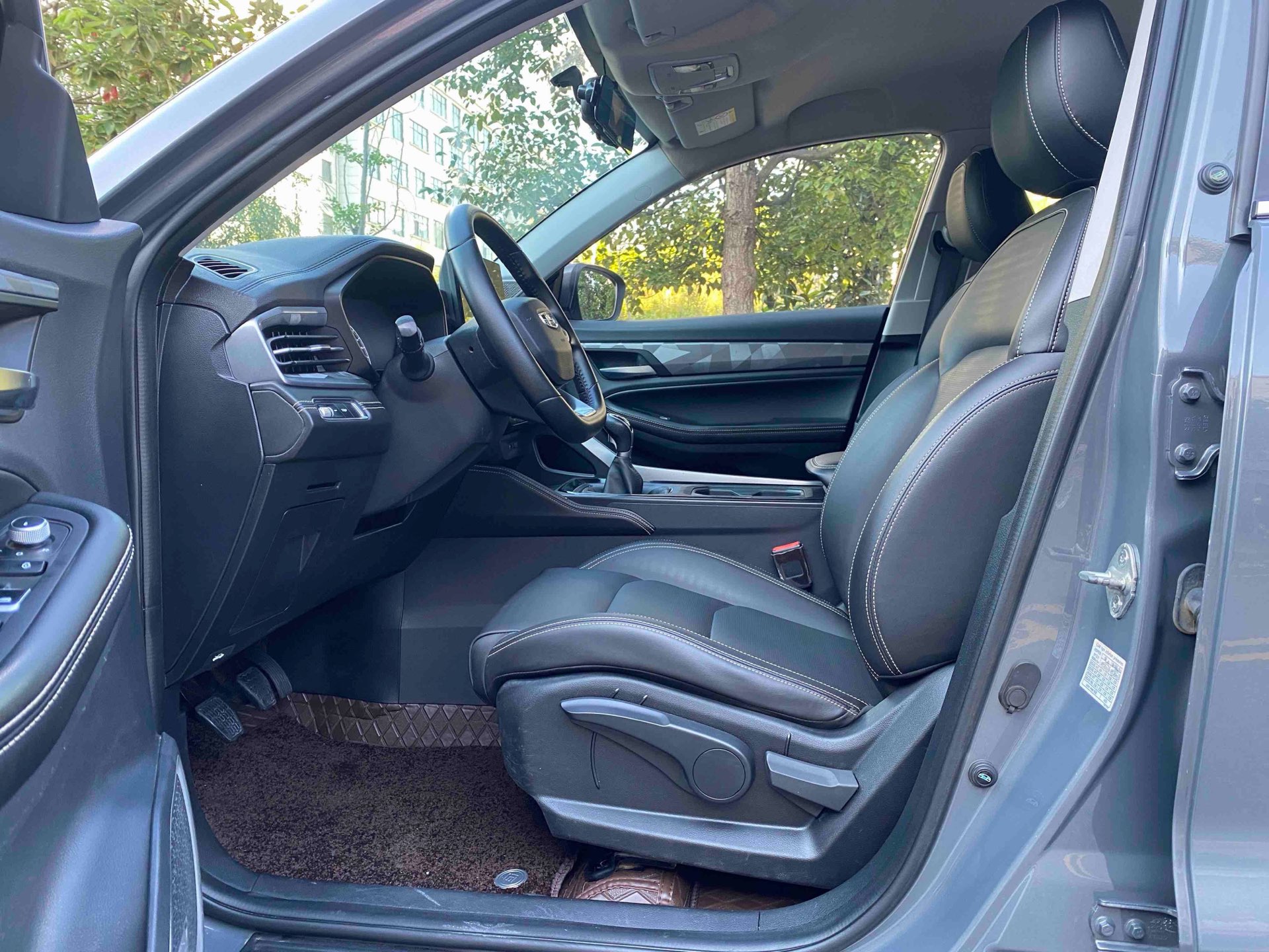 GEELY Vision X6 2022 image de voiture #4