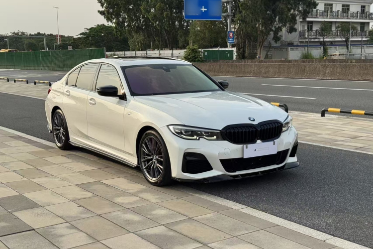 BMW 3 Series 2019 #4 BMW 3 Series 2019 car image #4