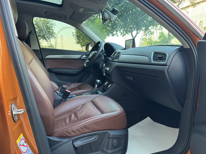 Audi Q3 2017 car image #11