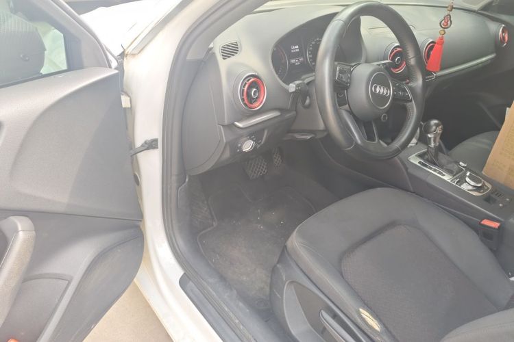 Audi A3 2018 imagen de coche #9