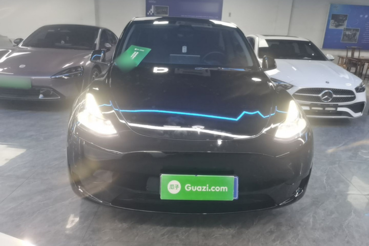 Tesla Model Y 2022 car image #3