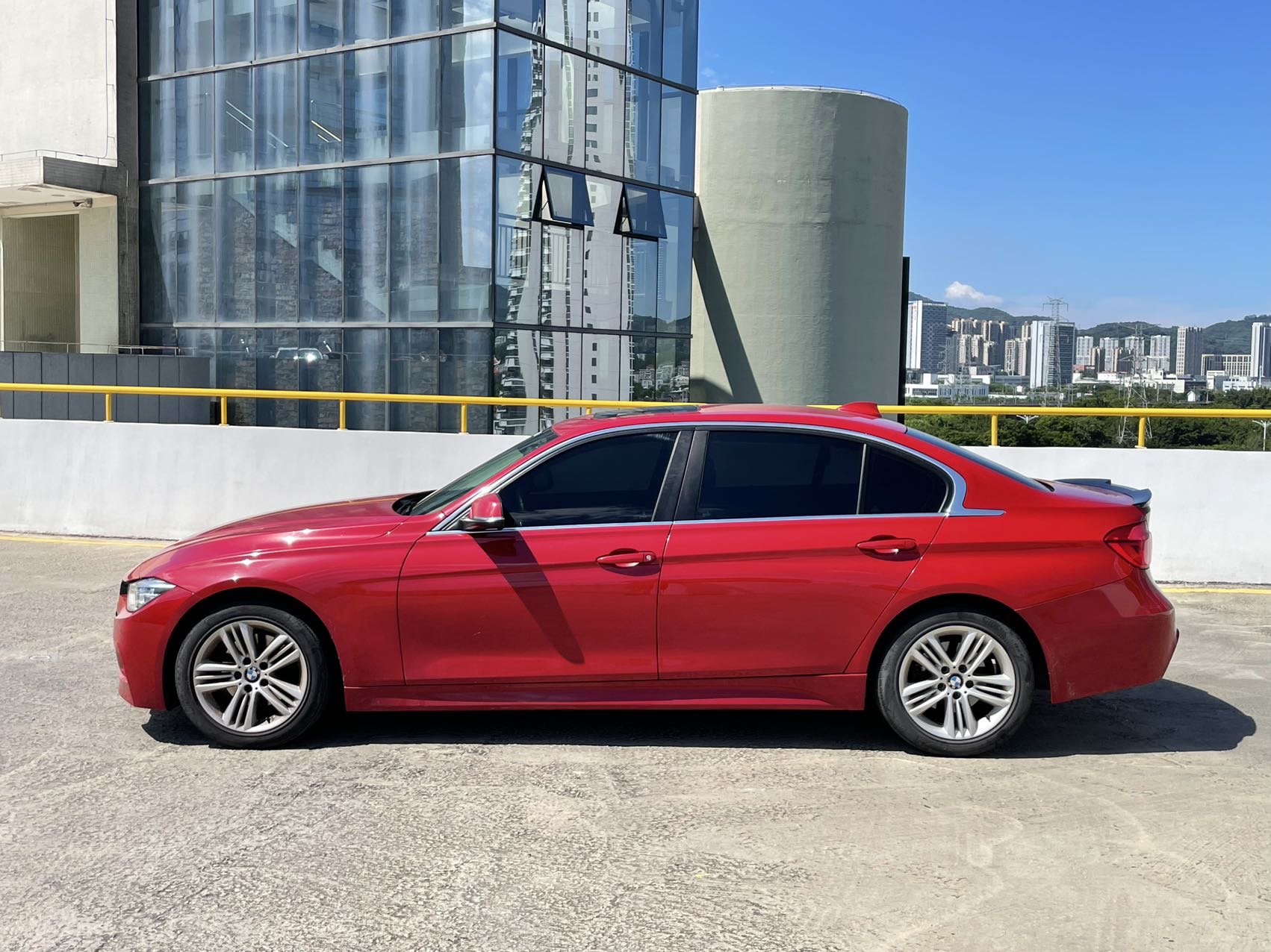 BMW 3 Series 2017 #4 BMW 3 Series 2017 car image #4
