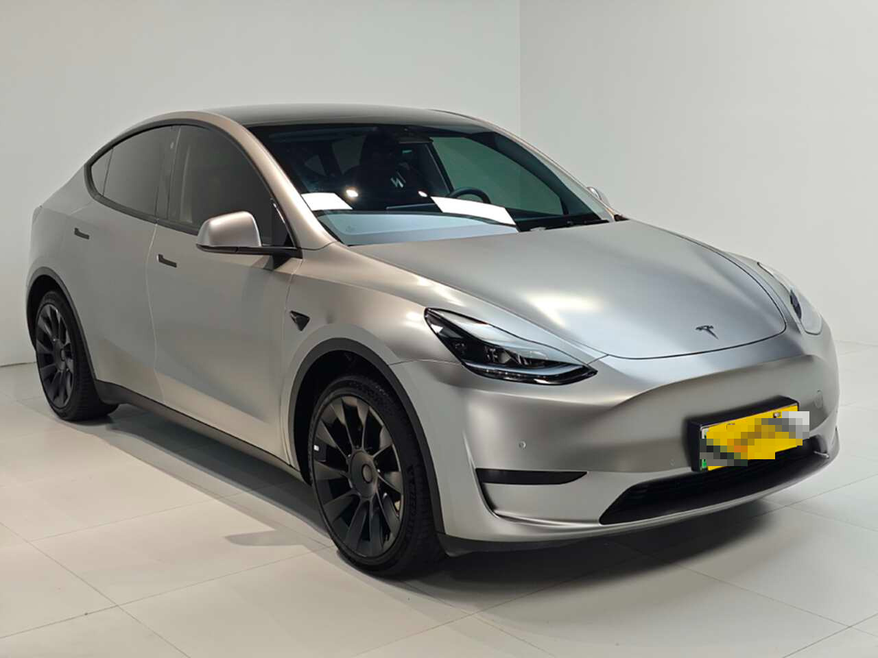 Tesla Model Y 2023 car image #5