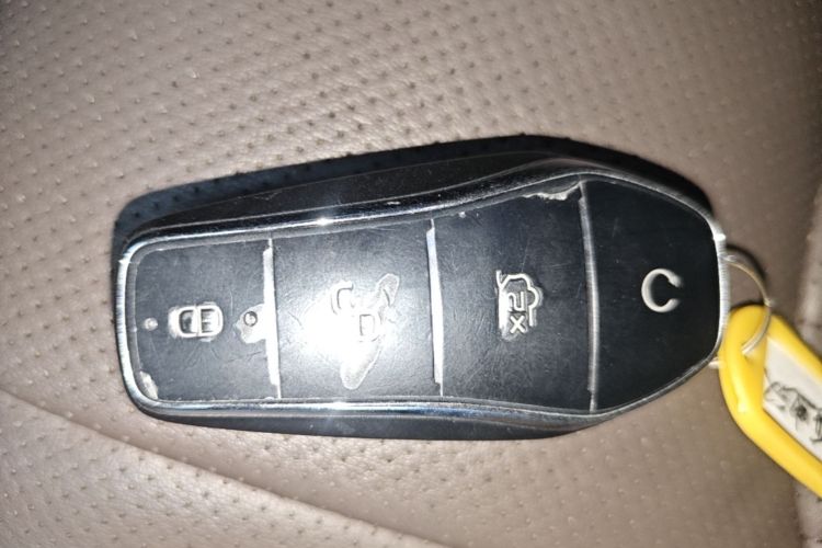 BYD Han 2023 car image #9