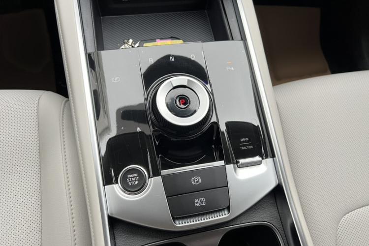 Kia Sportage 2025 immagine di auto #18
