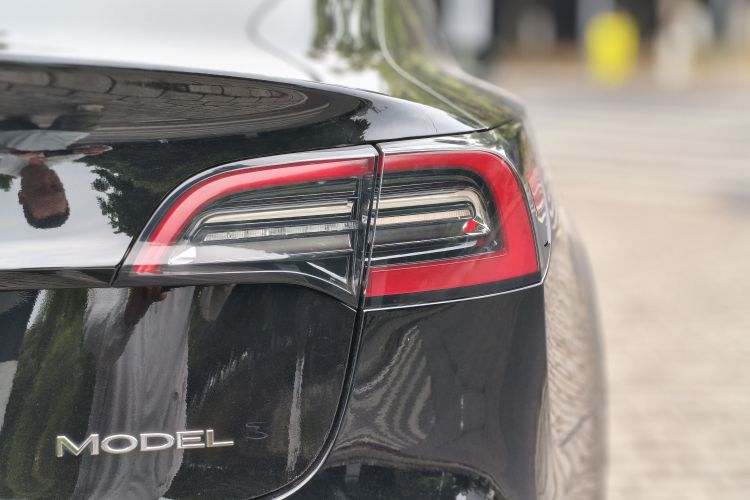 Tesla Model 3 2023 car image #8