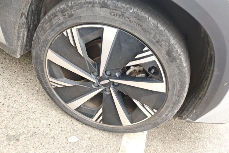 GEELY Boyue L 2023 car image #9