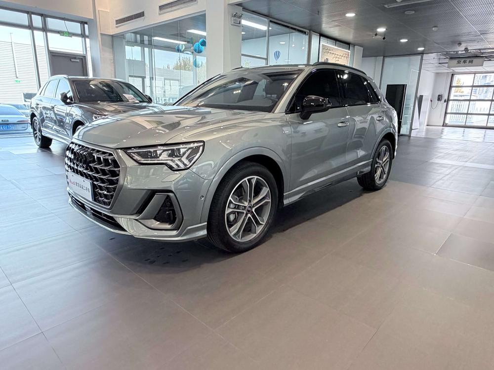 Audi Q3 2023 Audi Q3 2023 immagine di auto