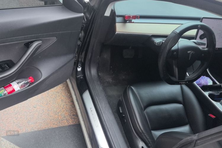 Tesla Model 3 2020 car image #18
