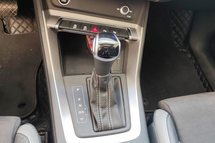 Audi Q3 2022 immagine di auto #14