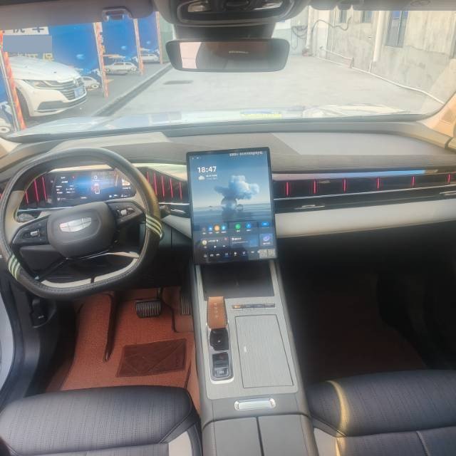 GEELY Boyue L 2025 car image #5