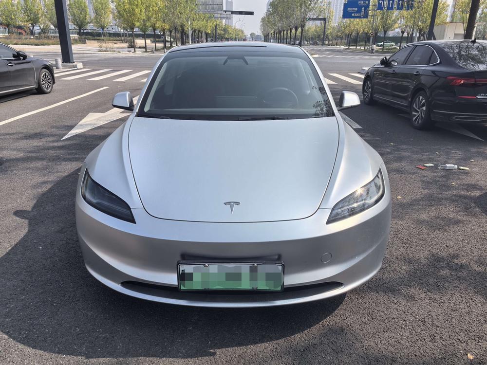 Tesla Model 3 2024 immagine di auto #2