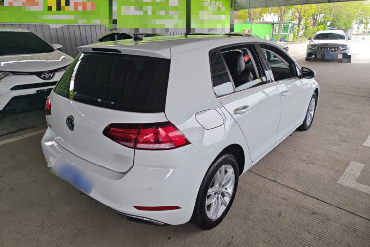 Volkswagen Golf 2018 imagem de carro #7