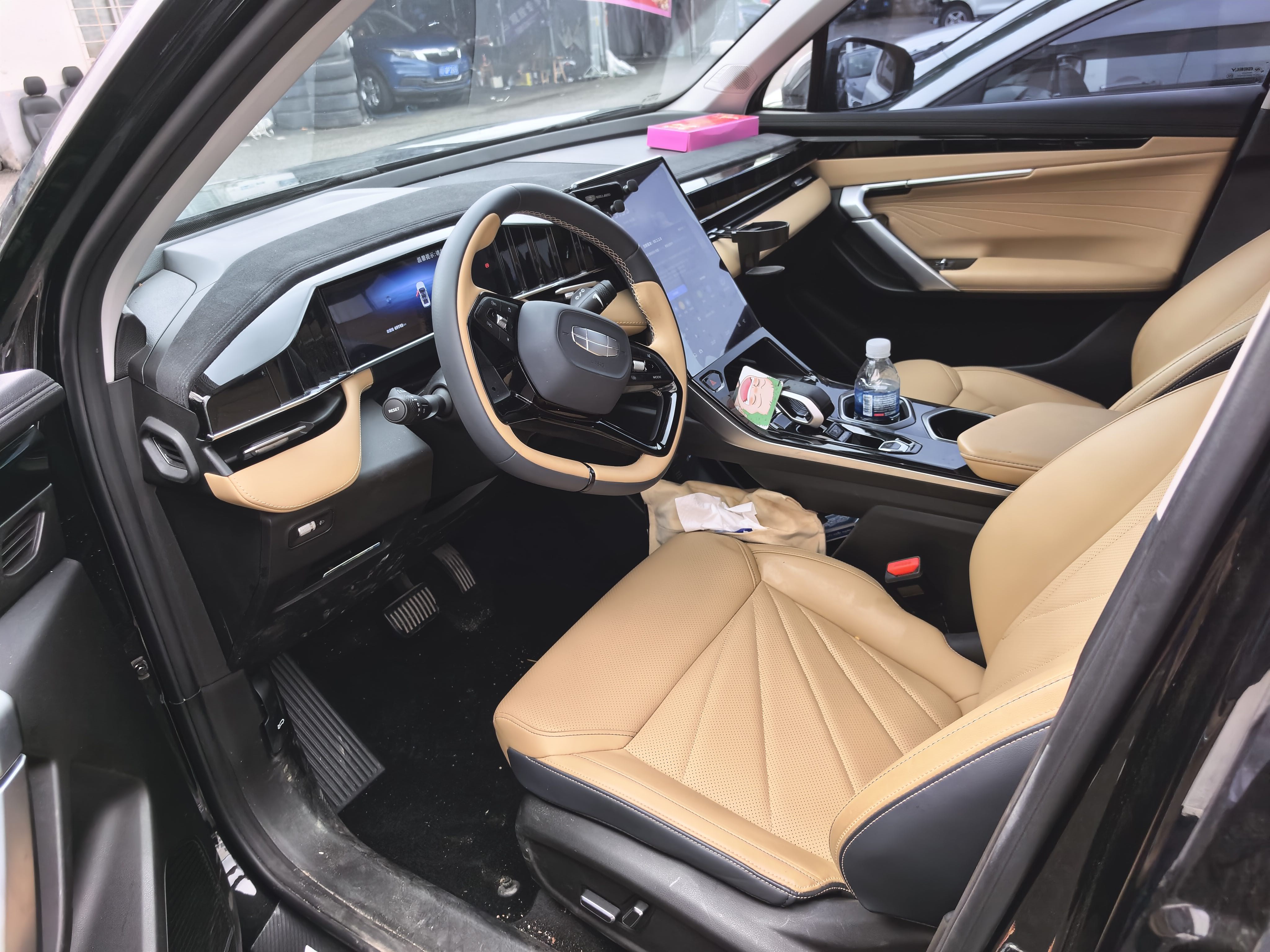 GEELY Boyue L 2023 car image #3