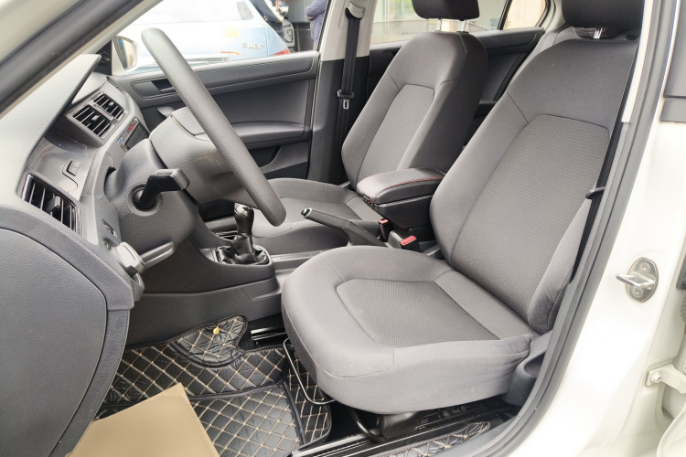 Volkswagen Santana 2015 صورة سيارة #15