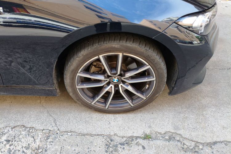 BMW 3 Series 2022 car image #9