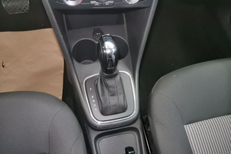 Volkswagen Polo 2019 car image #14