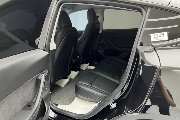 Tesla Model Y 2023 #10 Tesla Model Y 2023 car image #10