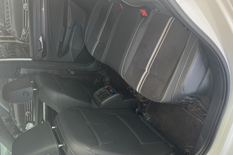Volkswagen Golf 2022 car image #10