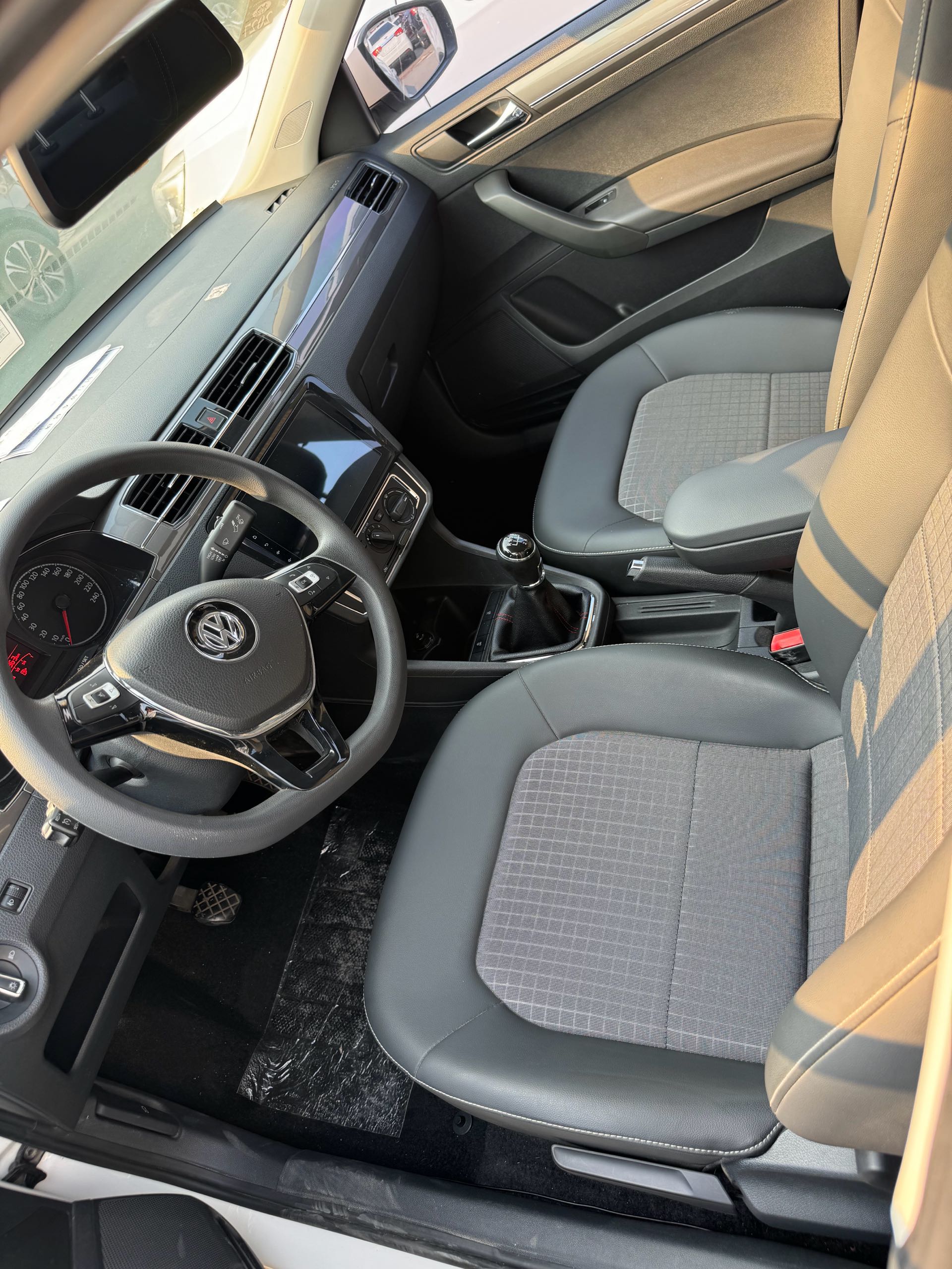 Volkswagen Santana 2019 car image #4