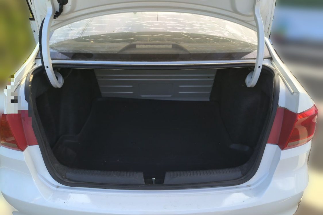 Volkswagen Santana 2015 car image #8
