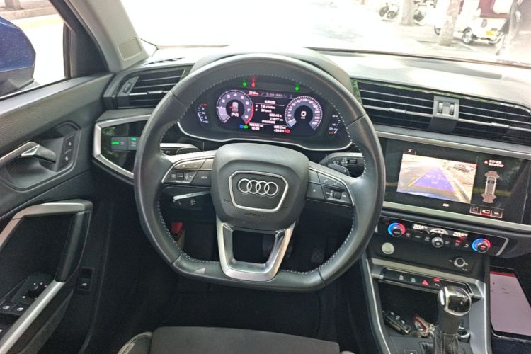 Audi Q3 2019 #11 Audi Q3 2019 car image #11