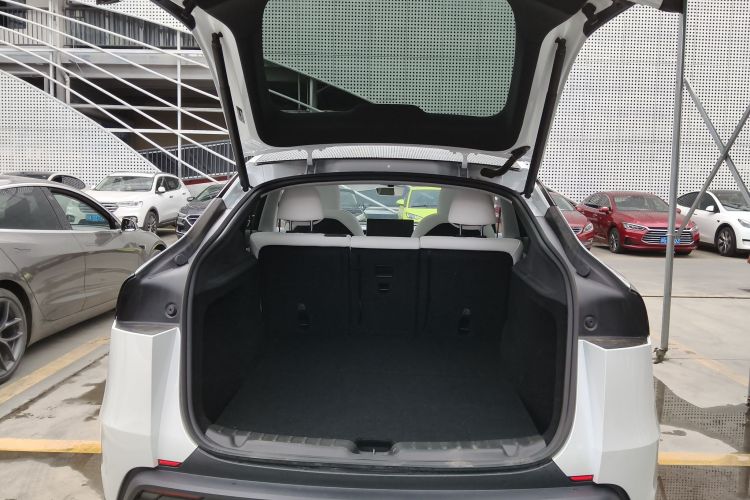 Tesla Model Y 2025 #21 Tesla Model Y 2025 car image #21