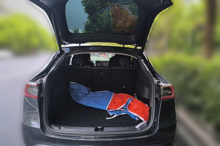 Tesla Model Y 2024 car image #21