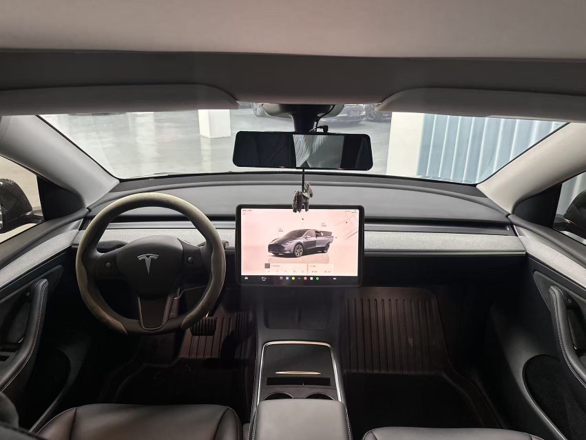 Tesla Model Y 2024 car image #6