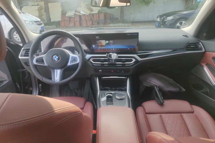 BMW 3 Series 2024 imagen de coche #10