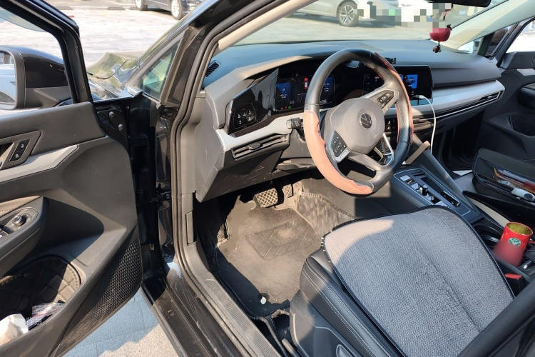 Volkswagen Golf 2021 imagen de coche #18