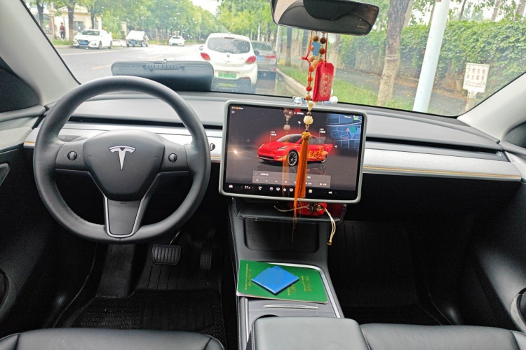 Tesla Model Y 2024 #7 Tesla Model Y 2024 car image #7