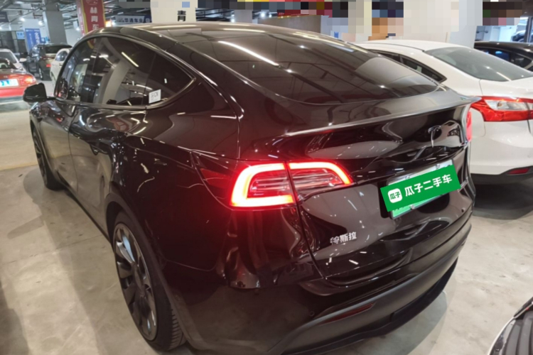 Tesla Model Y 2023 #7 Tesla Model Y 2023 car image #7