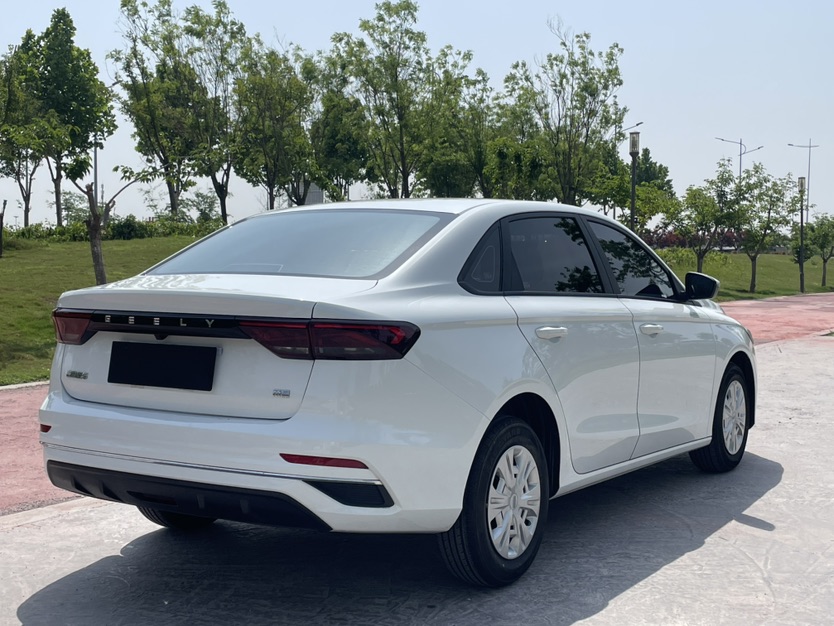 GEELY Emgrand 2025 image de voiture #10