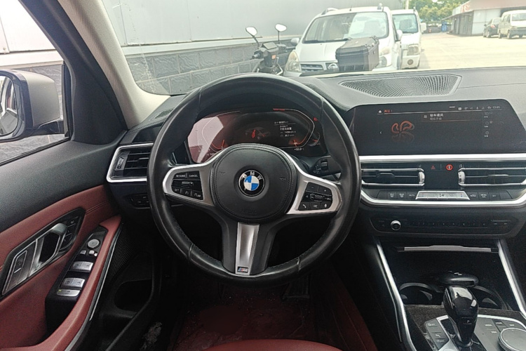 BMW 3 Series 2020 car image #12
