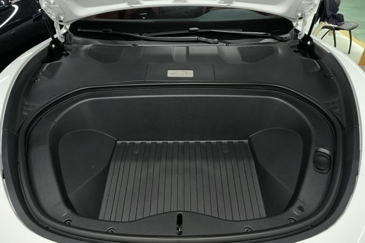 MI SU7 2024 imagen de coche #19