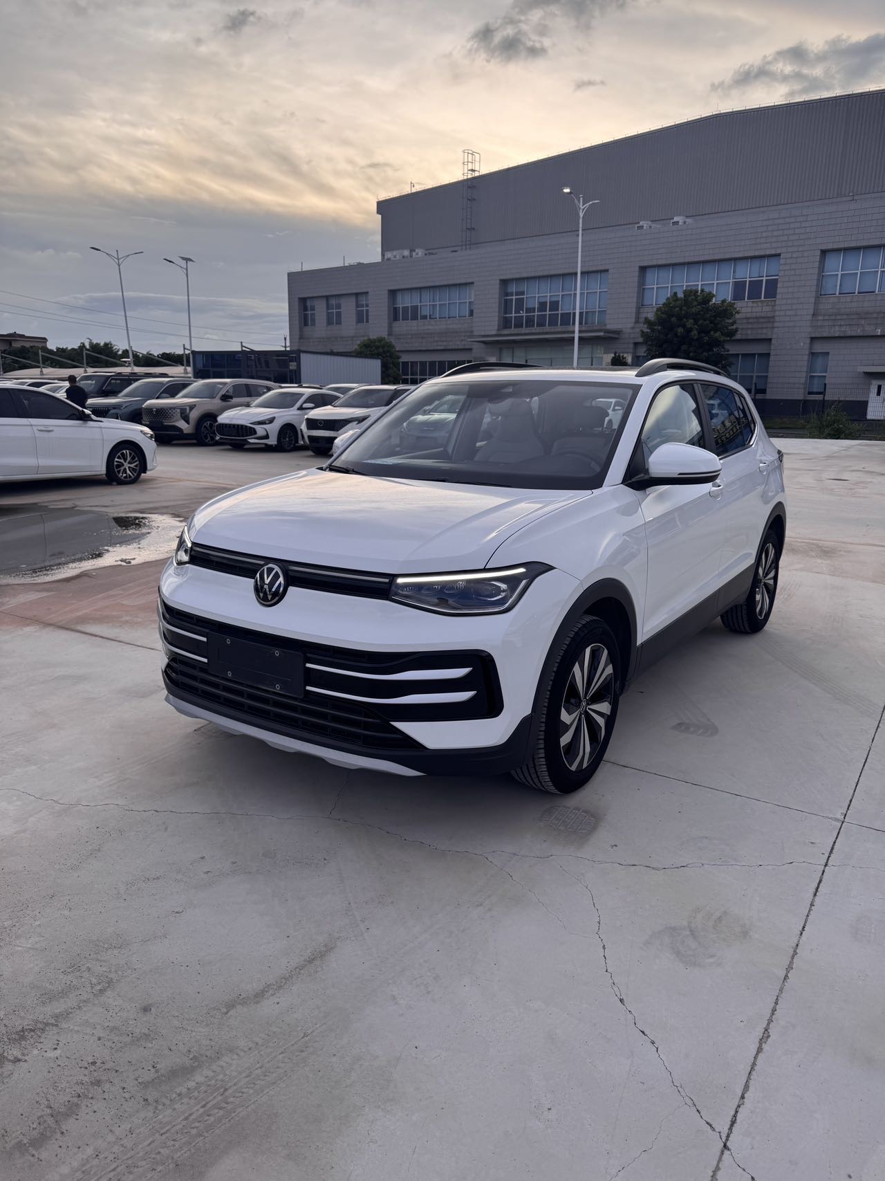 Volkswagen Tharu 2025 car image 