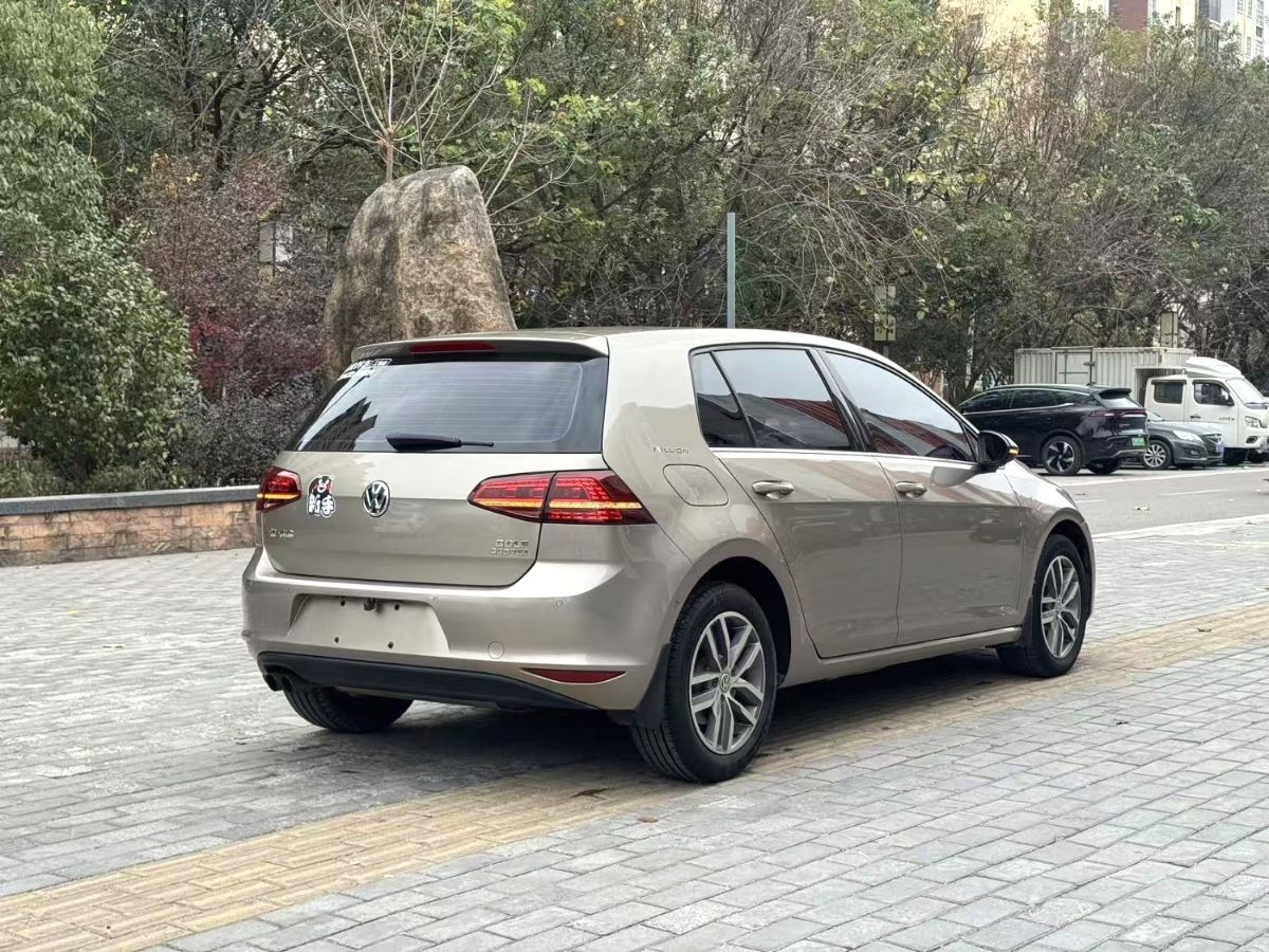 Volkswagen Golf 2017 car image #4