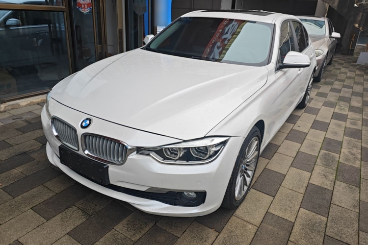 BMW 3 Series 2019 #2 BMW 3 Series 2019 car image #2