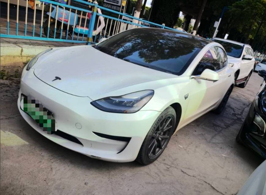 Tesla Model 3 2020 car image 