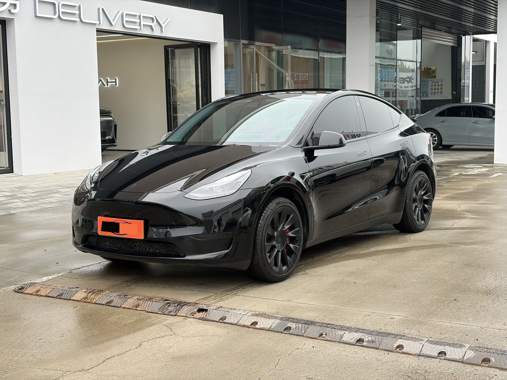Tesla Model Y 2023 car image 