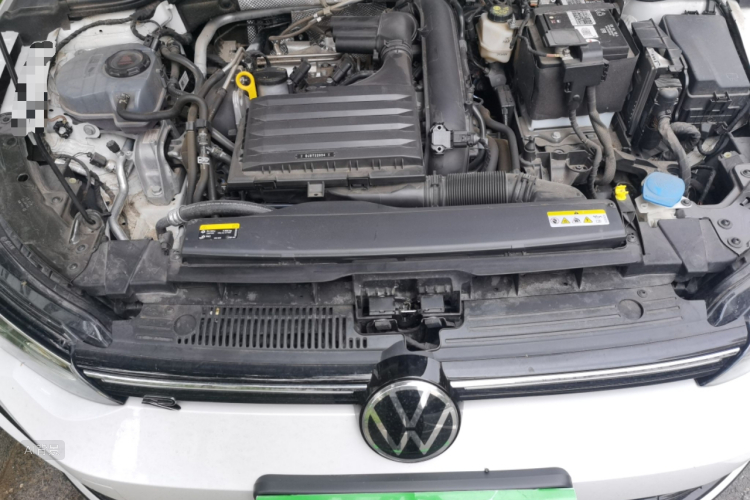Volkswagen Golf 2022 car image #22